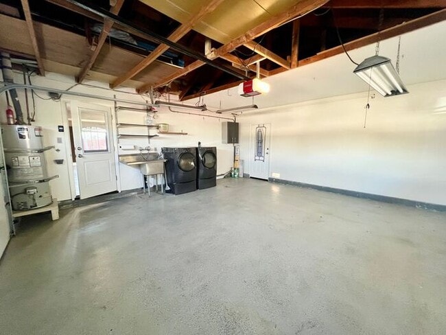 Building Photo - Charming 3BR/2BA Home with Pool, Remodeled Kitchen & Backyard Oasis