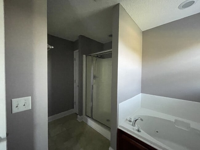 Building Photo - Home For Rent