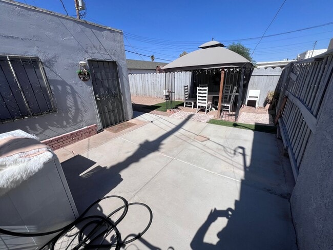 Building Photo - 317 N 10th St