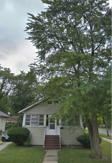 Building Photo - 18117 Loomis Ave