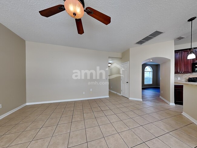 Building Photo - 2065 Home Again Rd