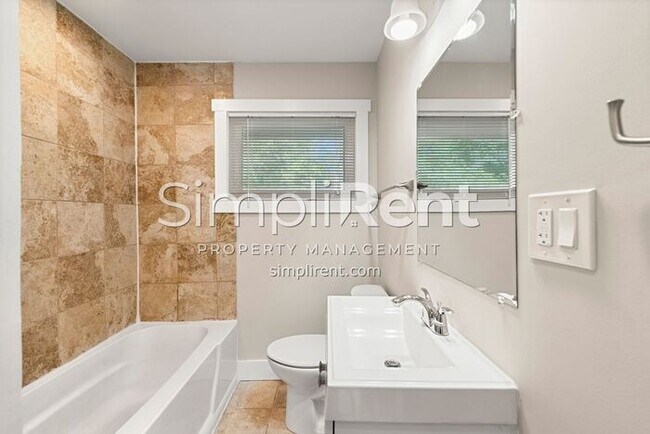 Building Photo - ALL NEW 4/2 HOME FOR RENT - 1st Month's Rent free with a 13 month lease!