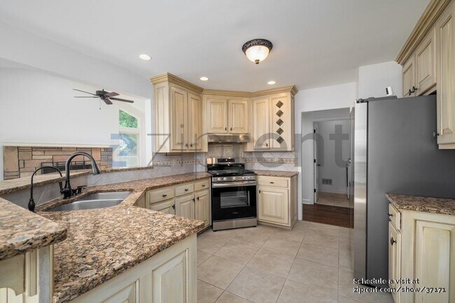 Building Photo - 4990 Sawgrass Pl NW