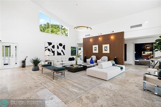 Building Photo - 2416 Bayview Dr