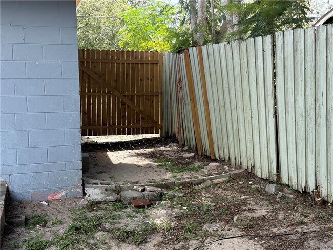 Building Photo - 6241 Balboa Dr