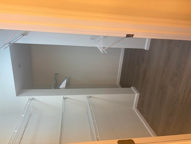 Building Photo - 2026 Alta Meadows Ln