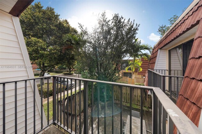 Building Photo - 713 NW 99th Cir