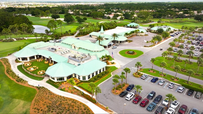 Building Photo - 7903 Plantation Lakes Dr