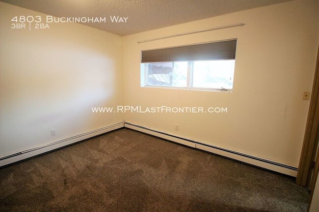 Building Photo - 4803 Buckingham Way