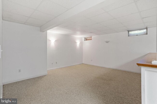 Building Photo - 210 Bullock Dr