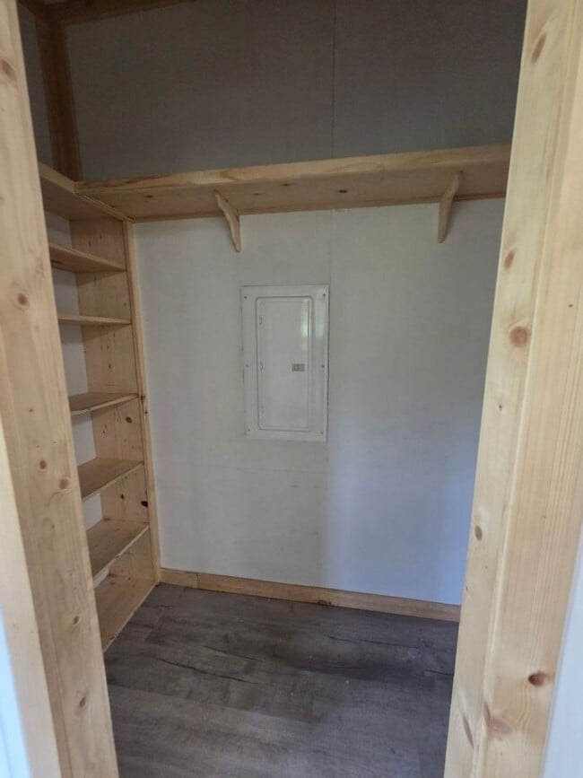 Building Photo - $1,800 - 3 Bedroom 3 Bathroom Unfurnished Home in Tatham Mountain Park