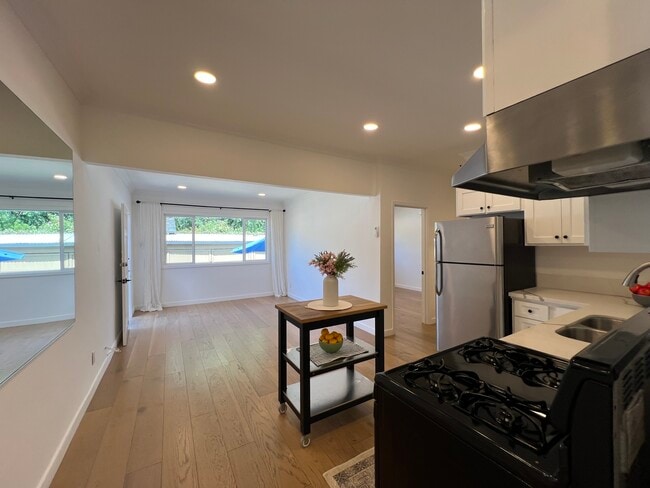 Building Photo - 4014 Higuera St