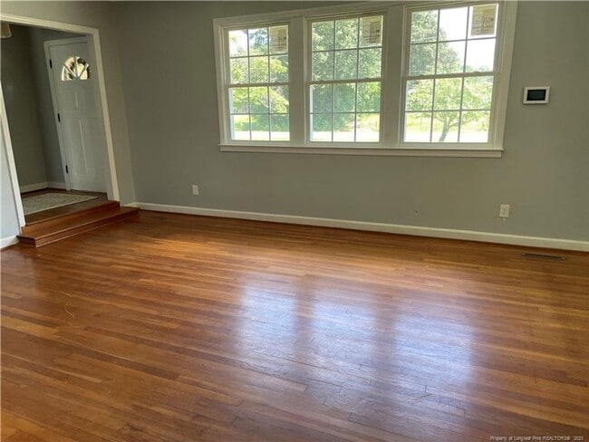Building Photo - 3-Bedroom 1.5-bath brick home
