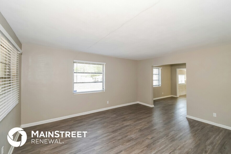 Building Photo - 6238 Green Pine Ln