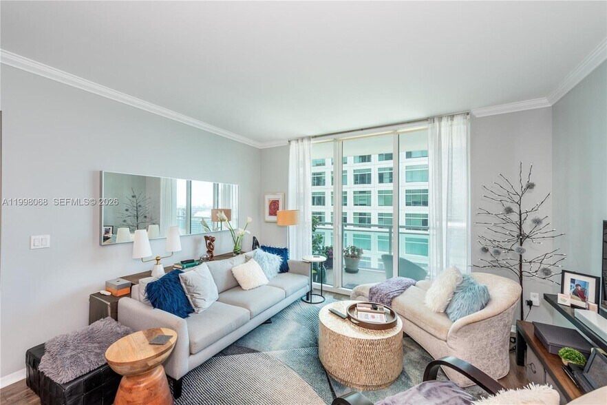 Building Photo - 950 Brickell Bay Dr