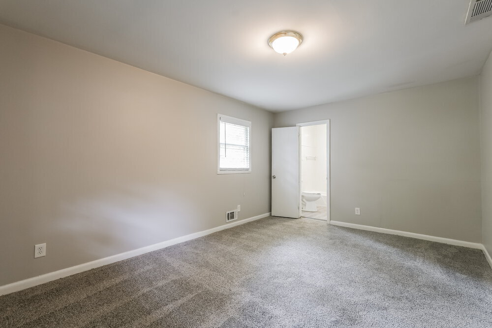 Building Photo - 2842 Zane Grey Dr SE