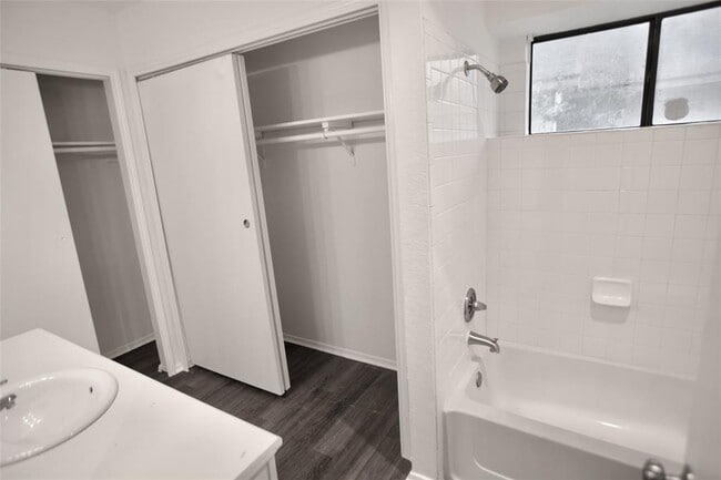 Building Photo - 14415 Robert I Walker Blvd