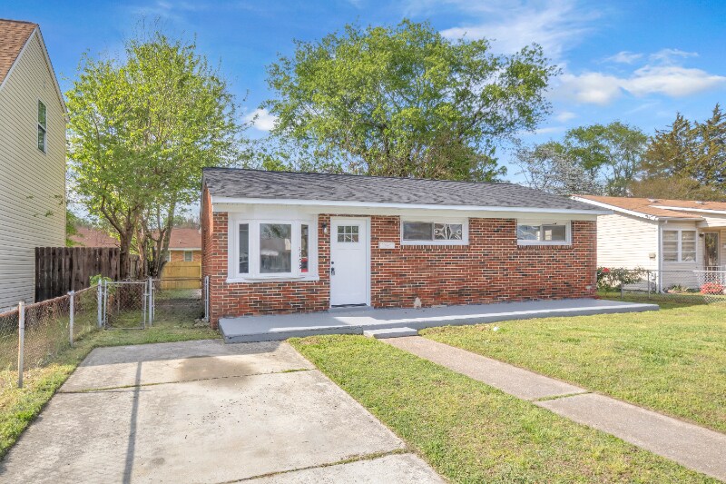 Building Photo - 2708 Ash St