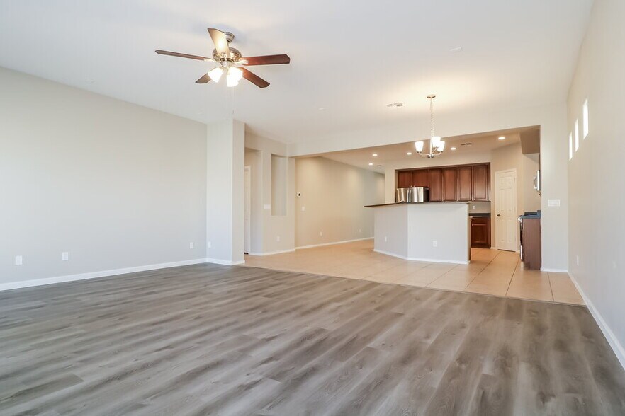 Building Photo - 5426 W Harwell Rd