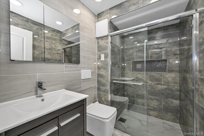 Building Photo - 725 Miller Ave