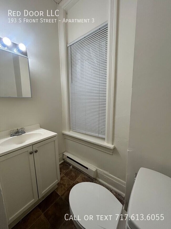 Building Photo - 193 S Front St