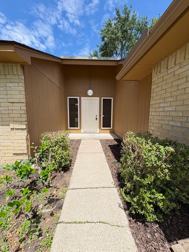 Building Photo - 4834 Bridgemont Ln