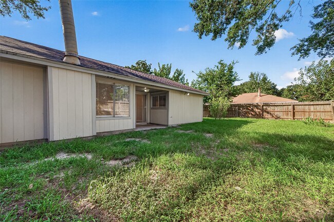 Building Photo - 14306 River Glen Dr