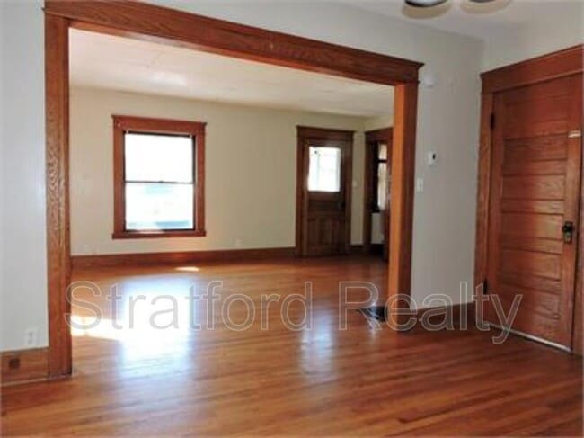 Building Photo - 508-10 Tennyson Ave