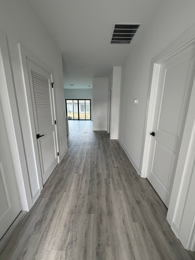 Building Photo - 4617-4619 27th Street Southwest