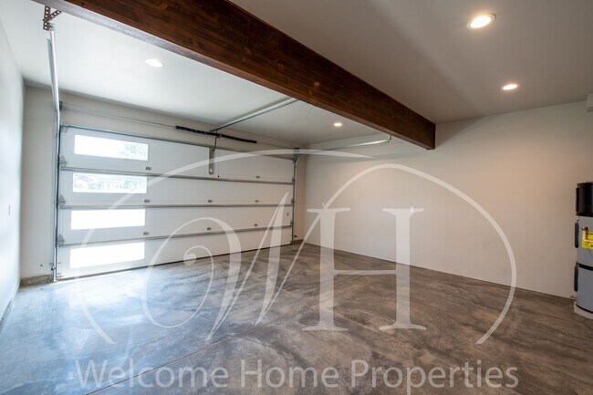 Building Photo - Garrison Duplex