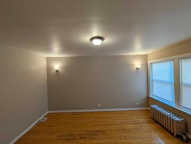 Building Photo - 2 bedroom in CHICAGO IL 60618