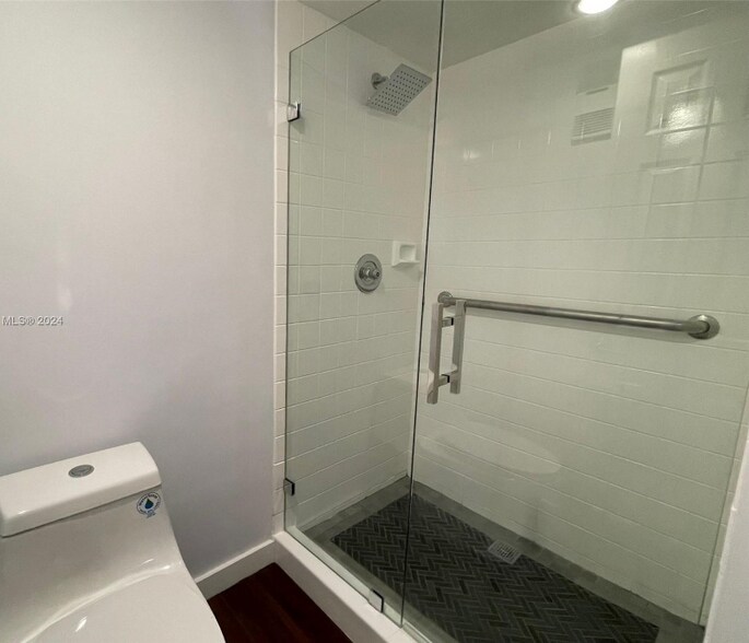Building Photo - 1713 Whitehall Dr