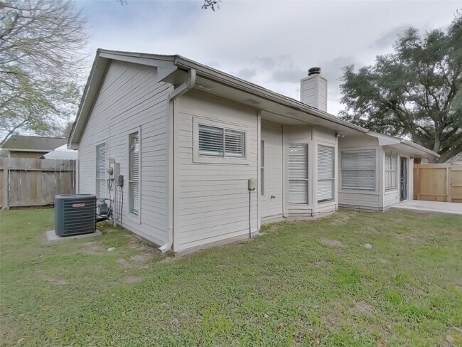 Building Photo - 6615 Laurel Glen Dr