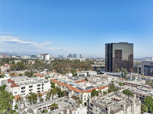 Building Photo - 11500 San Vicente Blvd