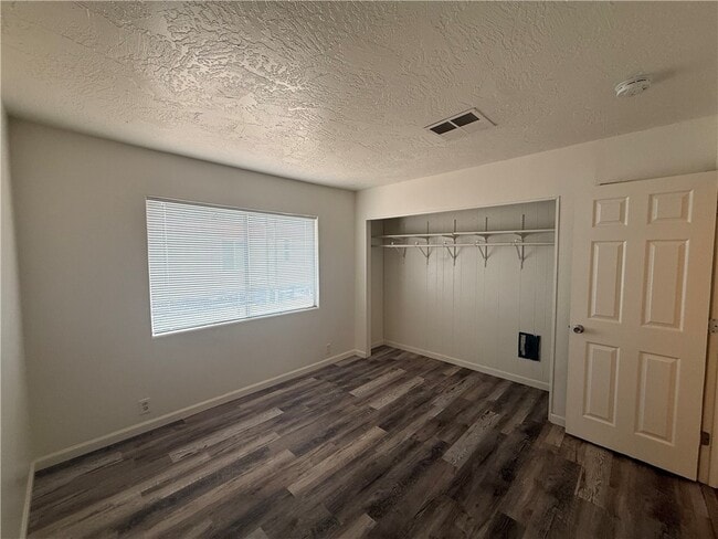 Building Photo - 2995 E Ames Ave