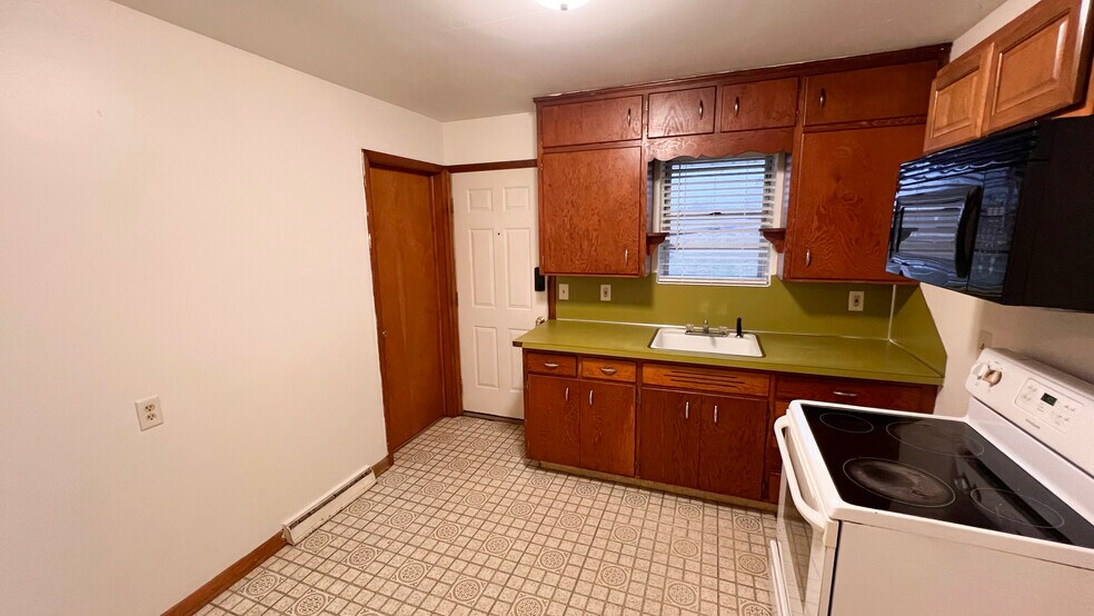 Kitchen - 611 Cherry St