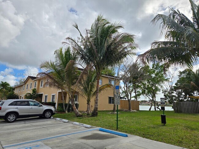 Building Photo - 13926 SW 175th Terrace