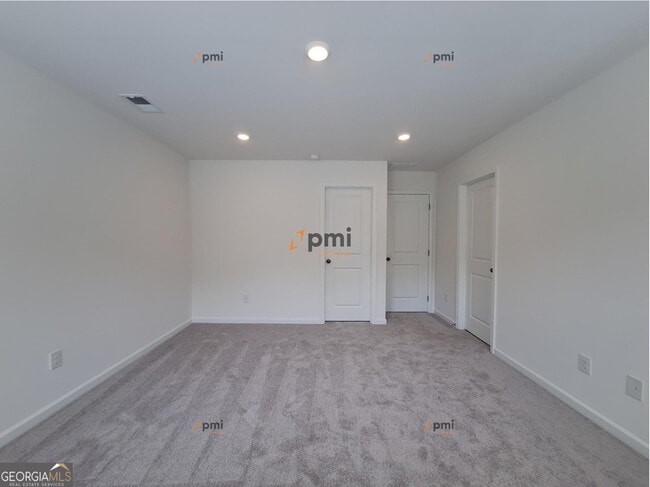 Building Photo - 220 Kenoot Dr