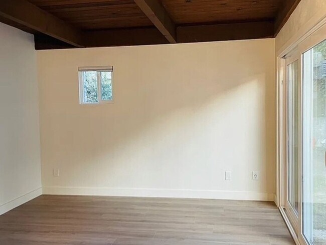Building Photo - Short Term Rental Close to Cal Poly