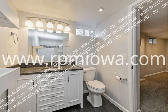 Building Photo - UPDATED RANCH!! 3 Bedroom, 2 Bathroom Ranc...