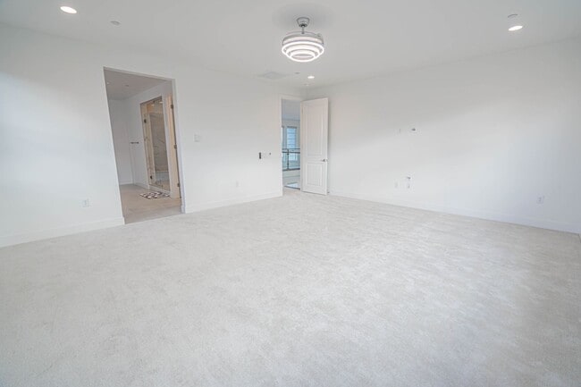 Building Photo - Luxury Smart Home with Green Belt Views in Tesoro Highlands!