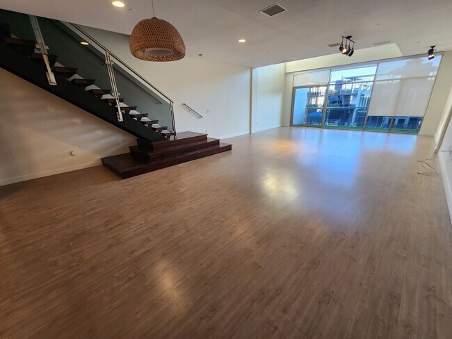 Building Photo - Exceptional Two Level 3 bedroom Condo in upscale Luxe Lofts