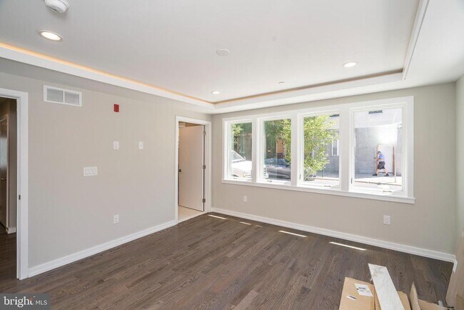 Building Photo - 1701 Bainbridge St