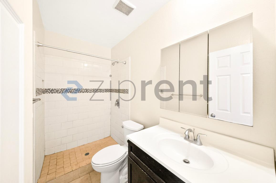 Building Photo - 240 W Verdugo Ave