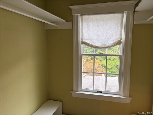 Building Photo - 13 Radnor Ave