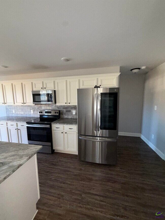 Building Photo - 150 Worchester Cir