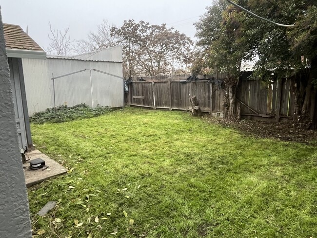 Building Photo - 222 A St