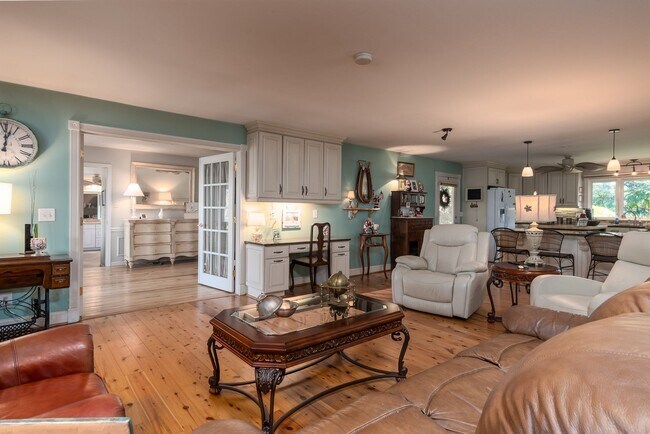 Building Photo - Waterfront Property