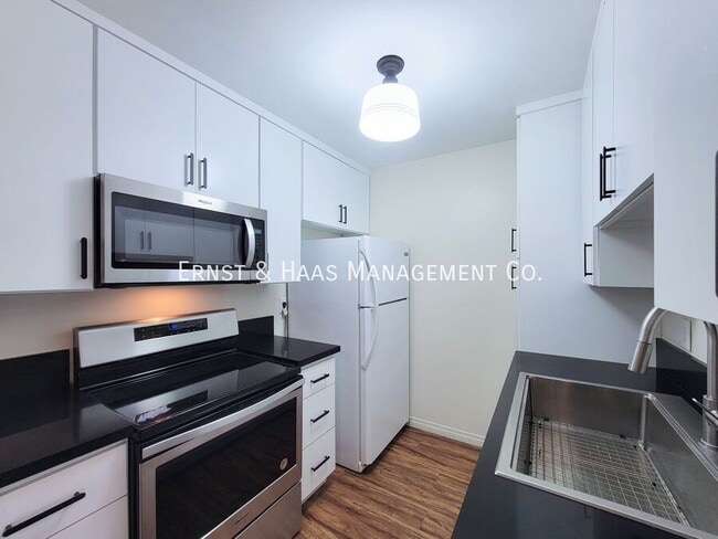 Building Photo - 3565 Linden Ave