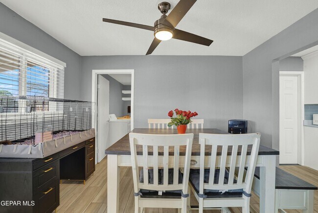 Building Photo - 1513 Fir St